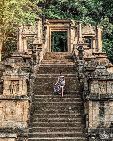 Yapahuwa Rock Fortress Sri Lanka Sri Lanka Beautiful Rocks Fortress