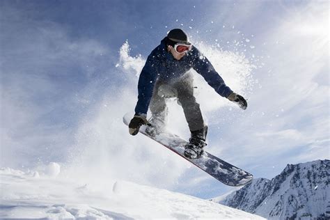 The 8 Best All Mountain Snowboards Of 2020