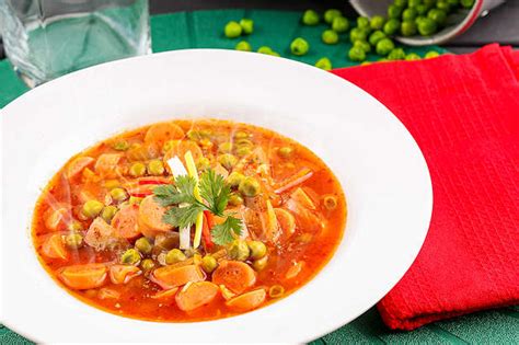 Simak cara membuatnya berikut ini! Kurma Merah Untuk Sup / periuktanah: Nasi Tomato dan Kurma ...