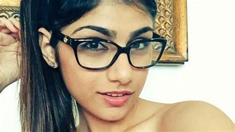 Porn Star Mia Khalifa Controversial Scene That Lead To Death Threats The Courier Mail