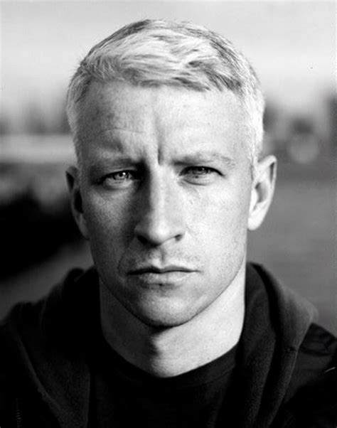 Cnn's anderson cooper is rocking a new hairstyle amid the coronavirus pandemic lockdown. How to Wear Your Hair Short: 29 Best Short Hairstyles for Men