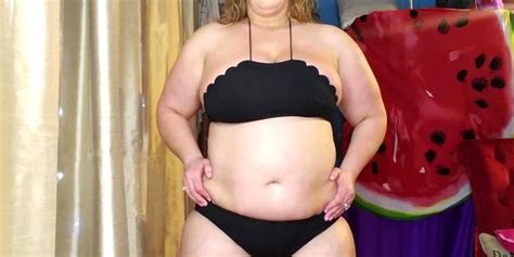 Tinja Models Her Striped Halter Bikini Porn Video 404