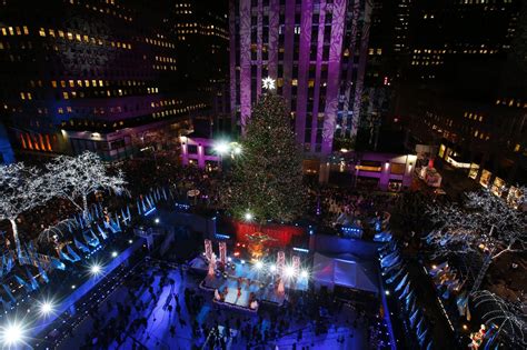 Thousands Gather For Nyc Christmas Tree Lighting Us News Us News