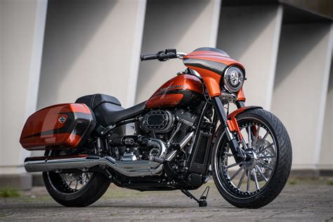 Thunderbike De Luxe • Harley-Davidson FLSB Sport Glide Customized