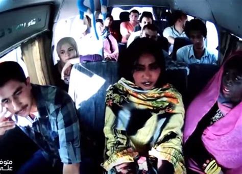والمرأة التي ترغب في الحمل وترى ذلك والرجل إذا رأى امرأته حاملا فإنه يرجو خيراً من عرض الدنيا أمّا اذا رأى نفسه حاملا فإنه هم. غضب سوداني من شيماء سيف بسبب «الشقلباظ».. والأخيرة تعتذر ...
