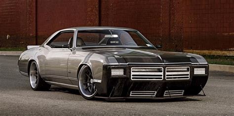 10 Photos Of Classic American Muscle Cars Transformed With Badass Body