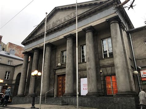 Najważniejsze z nich to doświadczenie, osobiste zaangażowanie w sprawy klientów i doskonała znajomość ich potrzeb. ING Bank Śląski znalazł kupca na najbardziej rozpoznawalny ...