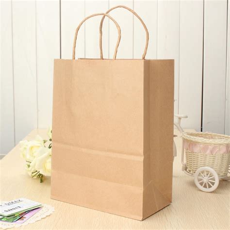Big Kraft Paper Bag With Handles Recyclable For Fashionable Clothes