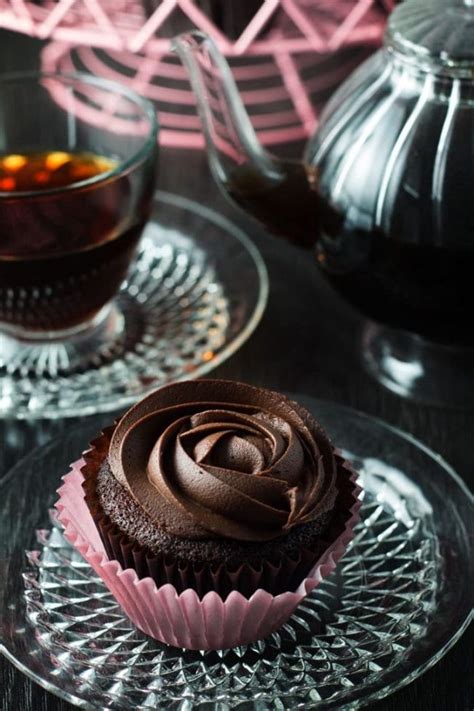 Devil S Food Cupcakes With Dark Chocolate Frosting Erren S Kitchen