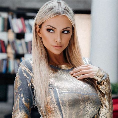 Pin On Lindsey Pelas