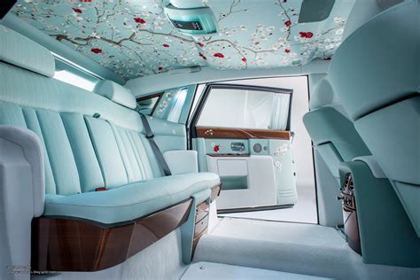 Interior of rolls-royce phantom serenity [2200x1470]