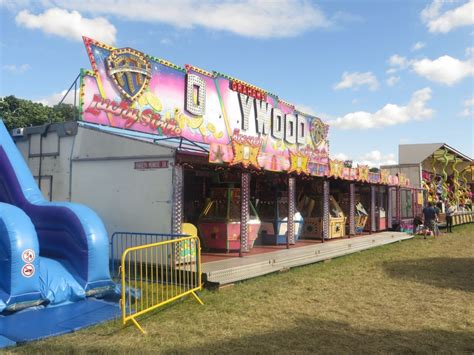 Amusement Arcade Hoppings Funfair © Graham Robson Geograph