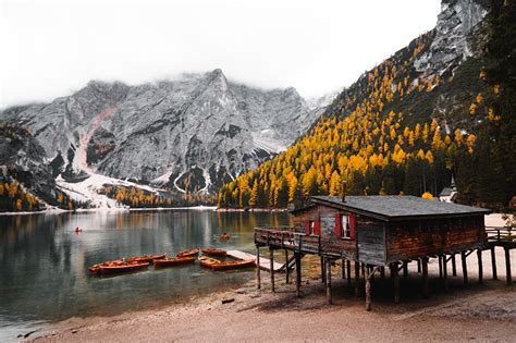 Fonds Decran Montagnes Automne Forêts Quai Bateau Italie Dolomite Alps