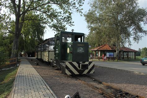 In the medieval period there were many flourishing villages in this formerly fertile region, but under turkish rule the area became depopulated, agriculture declined, and the region became a Hortobágy-halastavi kisvasút (Hortobágy-Halastó állomás ...