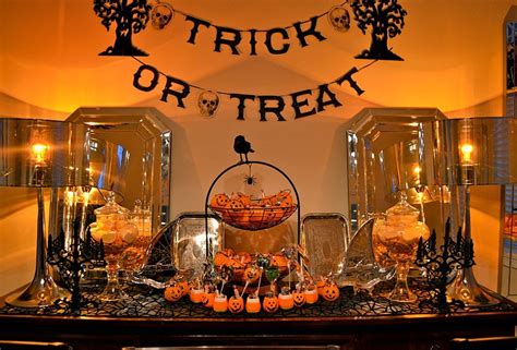 Just let fall's exuberant palette lend a hand with the decorating, suggest richard kollath and ed mccann, who like to layer in atmospheric halloween accents when entertaining. Quick Halloween Makeover Ideas for Home