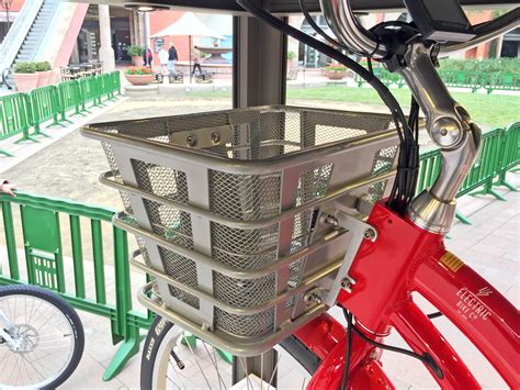 Electric bike company strives to provide the best custom built electric assist bikes in the world by using global materials and local usa electric bike builders and high quality parts. Electric Bike Company Model S Review | ElectricBikeReview.com