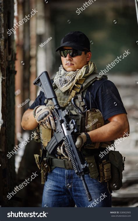 Private Military Contractor During Special Secret Foto Stok 328902905