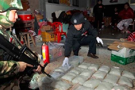 Aus wikipedia, der freien enzyklopädie. 3000 Police Raid Chinese Meth-Cooking Village in Crackdown - chinaSMACK