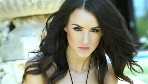 Rosie Jones Model Unveiling The Charismatic Persona Wiki Biography