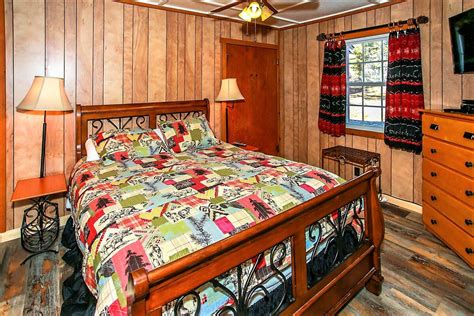 These cabins are limited to active and retired military personnel, making for a good getaway on a budget. Frank's Old Bear | Big Bear Cabin Rental | Big Bear ...