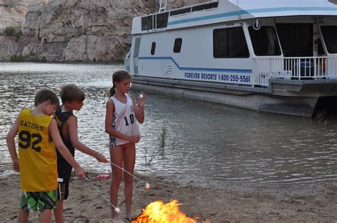 Lodging at lake mead requires advance reservations for memorial day, july 4th and labor day weekends. House Boat on Lake Mead. Best Vacation on my life ...