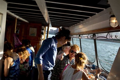 Floating Restaurants Try To Redefine The Dinner Cruise The New York Times