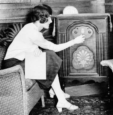 Access the free radio live stream and discover listen to the 1920 network, radio dismuke and many other stations from around the world with the. 1920s-radio | radios | Pinterest