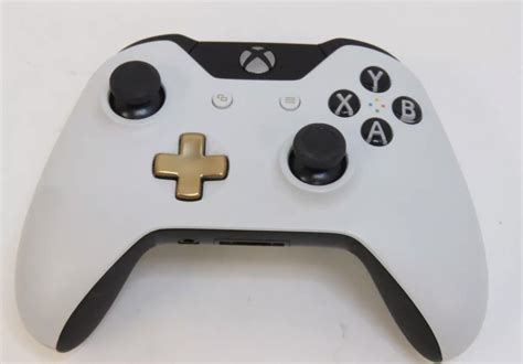 Official Microsoft Xbox One Special Edition Lunar White Wireless