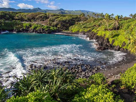 Compare hana, hawaii to any other place in the usa. 17 Stunning Road to Hana Stops & Why You Should Stay in ...