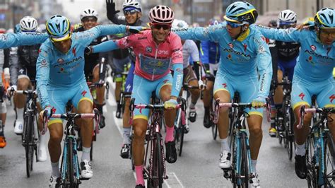 Het beeld kan worden gedownload in hoge resolutie van maximaal 6016x4016. Nibali wint voor tweede keer Ronde van Italië, Kruijswijk ...
