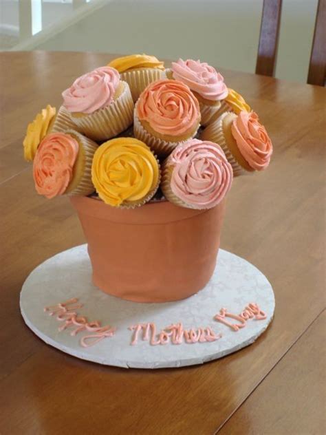 Mothers Day Cupcake Bouquet With Cake Flower Pot — Mothers Day