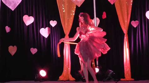 Dixiedoll Burlesque Feather Fan Act Youtube