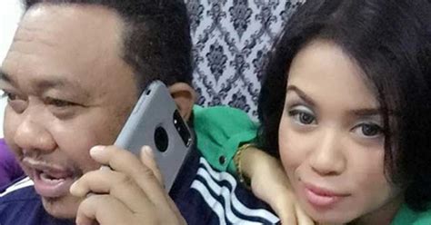 Siapa sangka 'kecomelan' rahim atau nama sebenarnya rahim mat ali berjaya mencuri hati wanita yang memiliki raup wajah yang 'gojes' dan. (8 Foto) Lily, Isteri Kedua Rahim Sepahtu - RotiKaya Malaysia
