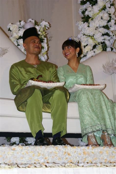 Lawak forum belanja perkahwinan ali mamak khairul azhar & fauziah nawi. Gambar Kahwin Hunny Madu | Ragam Artis Malaysia..