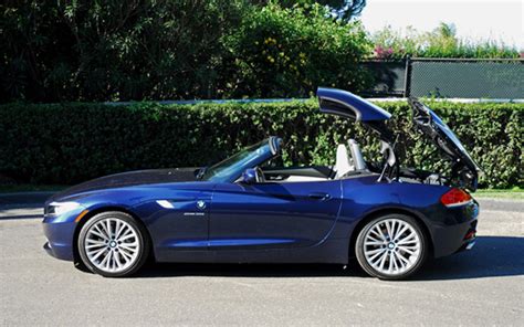 This 2 door, 2 seat hardtop. 2009 BMW Z4 sDrive35i Hardtop Roadster Review & Test Drive : Automotive Addicts