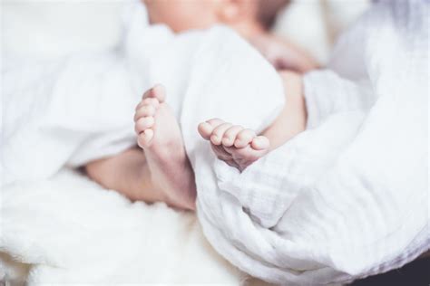 Jaundice while breastfeeding - Touching Life
