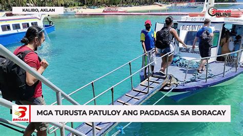 Mga Turista Patuloy Ang Pagdagsa Sa Boracay Patuloy Na Dinadagsa Ng
