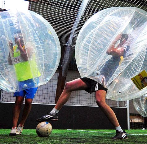 Ziel des spiels ist es, innerhalb der regulären spielzeit von 90 minuten mindestens ein tor mehr als der gegner zu erzielen. Plastikblase: In Offenbach spielt man „Bubble-Fußball" - WELT