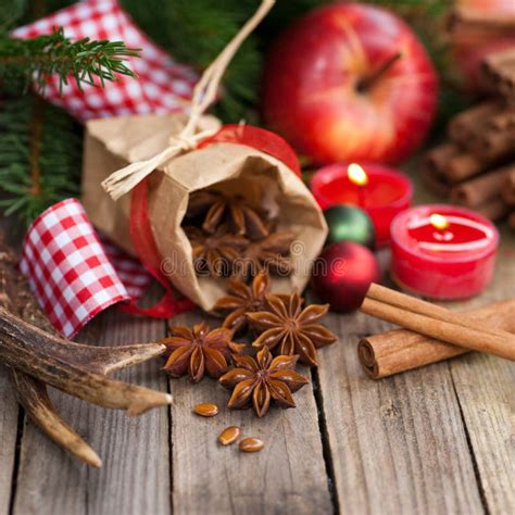 Star Anise And Cinnamon Sticks Stock Image Image Of Advent Snow