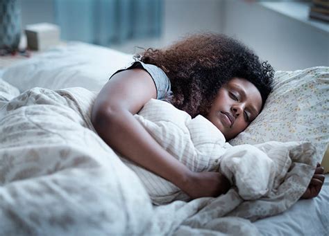How To Go To Sleep Earlier According To A Doctor Purewow