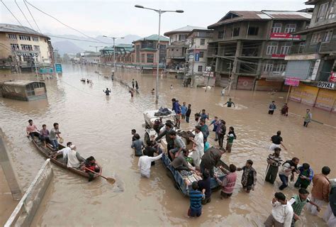 embrace of social media aids flood victims in kashmir the new york times