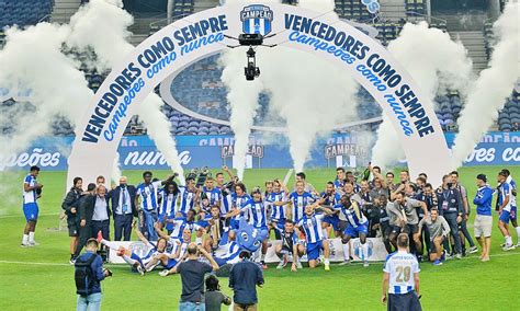 Faltando duas jornadas para o final da competição, com seis pontos em disputa, os comandados de sérgio conceição. FC PORTO É O NOVO CAMPEÃO NACIONAL DA PRIMEIRA LIGA 2019 ...