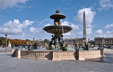 Measuring 7.6 ha in area, it is the largest square in the french capital. File:Fountains in the Place de la Concorde 1, Paris 2011 ...