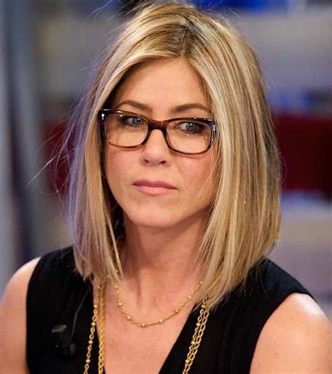 22 Distinct Jennifer Aniston Hairstyles Over The Years