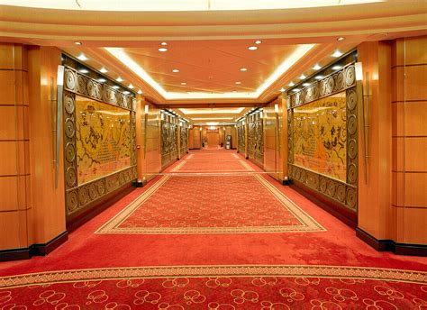 Planking Corridors Grand Lobby Queen License Image 70008922