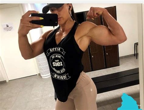 Pin By Tom Nero On The Right To Bare Arms Body Building Women Female