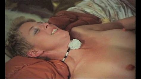 Naked Juliet Anderson In Pretty Peaches
