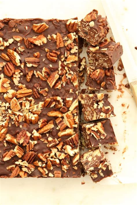 Line 8 x 8 inches pan with parchment paper and set aside. No Bake Chocolate Oat Bars | Recipe | Oat bars, Chocolate ...