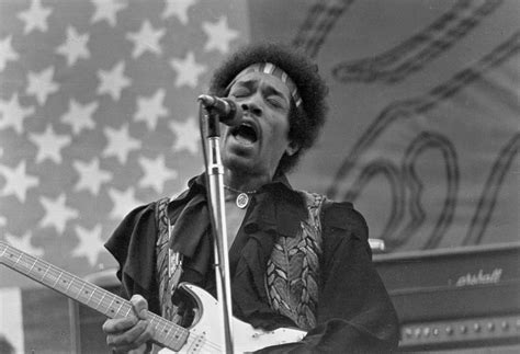 jimi hendrix wrote the wind cries mary after his girlfriend hit him with a frying pan