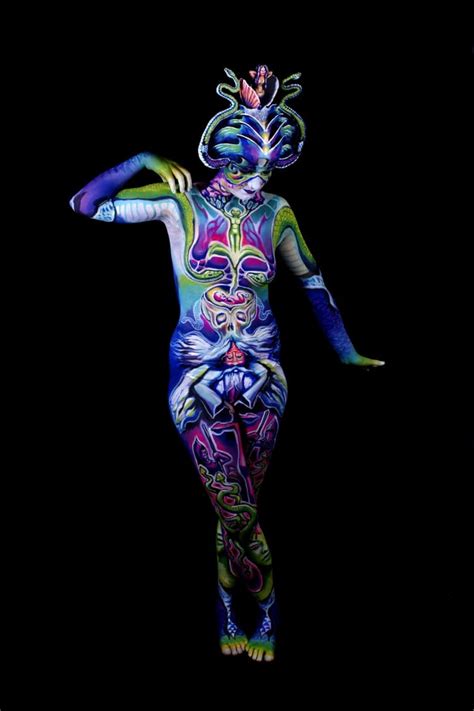 Hyperrealistic Body Paint Looks Like A Real Life Chameleon